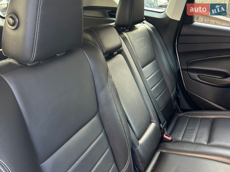 Внедорожник / Кроссовер Ford Escape 2017 в Киеве