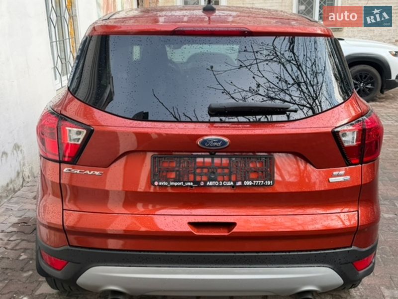 Внедорожник / Кроссовер Ford Escape 2019 в Сумах