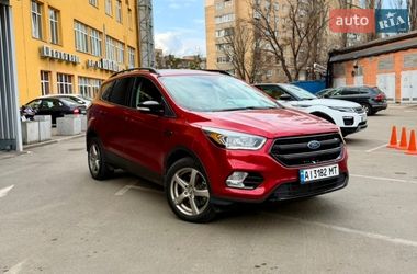 Позашляховик / Кросовер Ford Escape 2016 в Києві