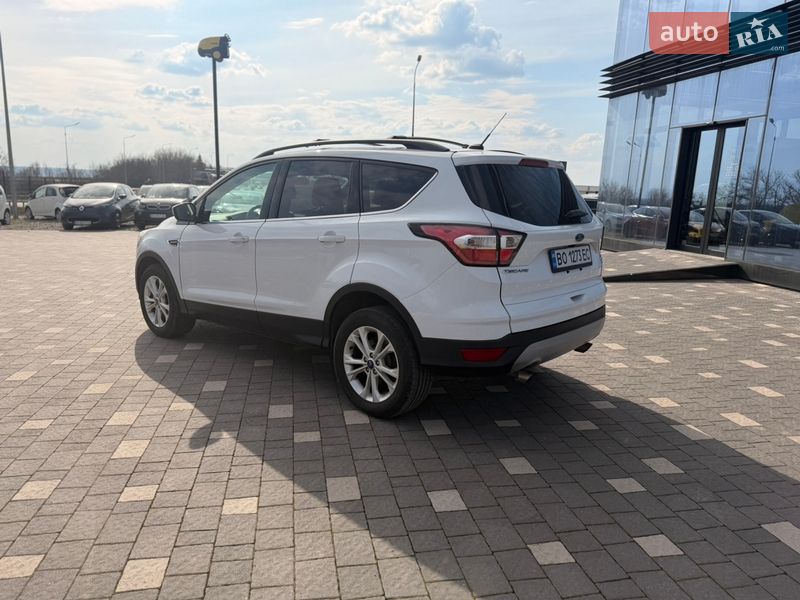 Внедорожник / Кроссовер Ford Escape 2017 в Тернополе