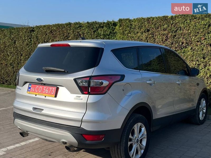 Внедорожник / Кроссовер Ford Escape 2017 в Львове