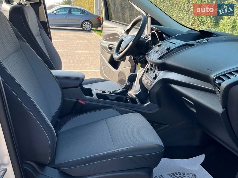 Внедорожник / Кроссовер Ford Escape 2017 в Львове