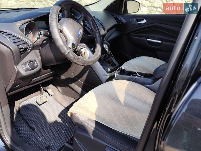 Внедорожник / Кроссовер Ford Escape 2015 в Великой Березовице