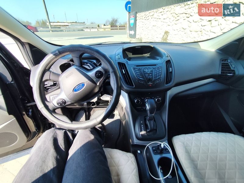 Внедорожник / Кроссовер Ford Escape 2015 в Великой Березовице