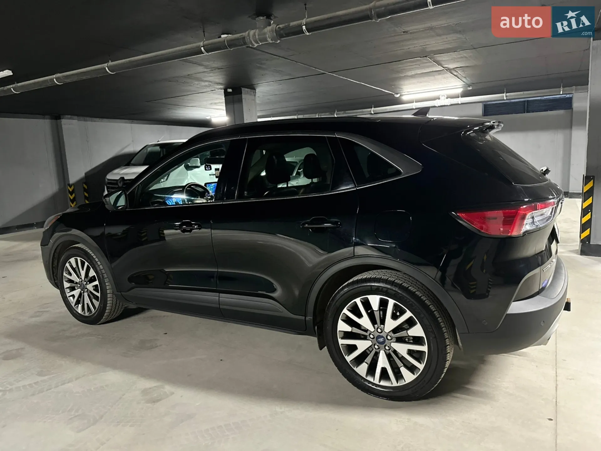 Ford Escape 2021 VIN 1FMCU0DZ1MUB16182 фото оголошення 16 з 53