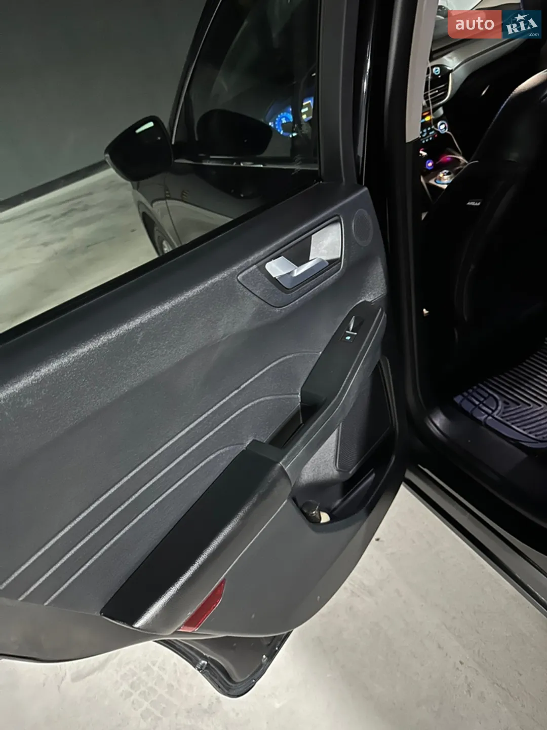 Ford Escape 2021 VIN 1FMCU0DZ1MUB16182 фото оголошення 24 з 53