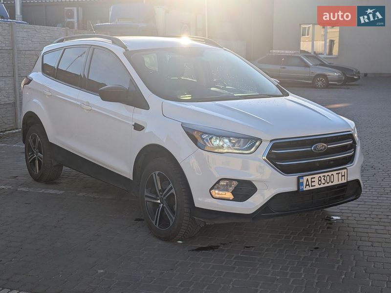 Внедорожник / Кроссовер Ford Escape 2018 в Днепре