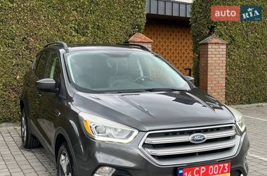 Внедорожник / Кроссовер Ford Escape 2017 в Львове