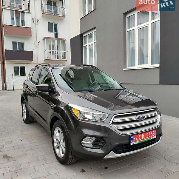 Внедорожник / Кроссовер Ford Escape 2018 в Дубно