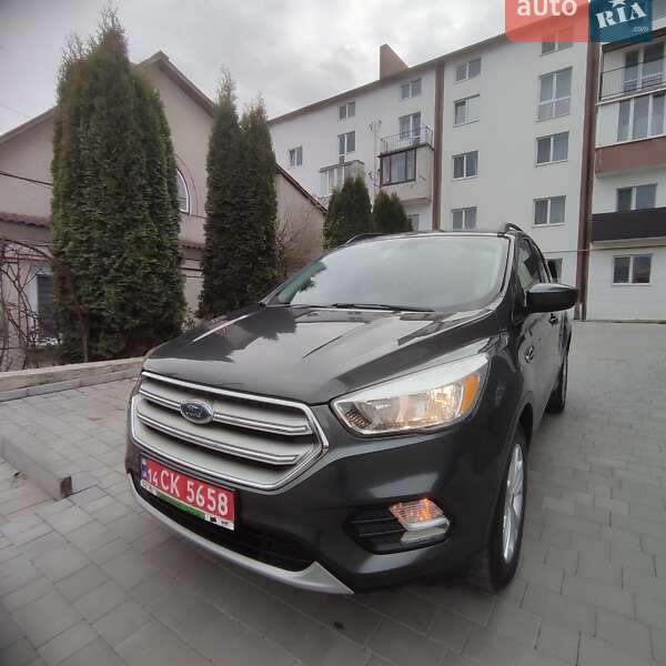 Внедорожник / Кроссовер Ford Escape 2018 в Дубно