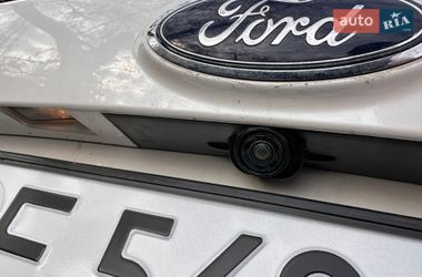 Внедорожник / Кроссовер Ford Escape 2019 в Черновцах