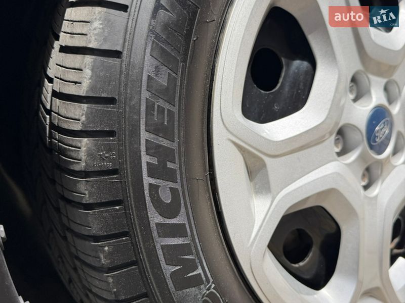 Позашляховик / Кросовер Ford Escape 2018 в Дніпрі