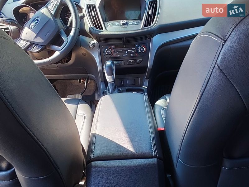 Позашляховик / Кросовер Ford Escape 2019 в Чернівцях фото 19 Позашляховик / Кросовер Ford Escape 2019 в Чернівцях