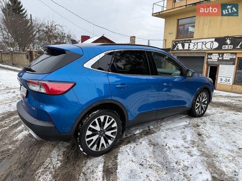 Позашляховик / Кросовер Ford Escape 2020 в Рівному