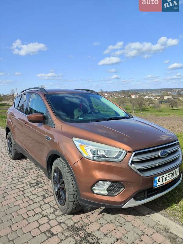 Позашляховик / Кросовер Ford Escape 2016 в Івано-Франківську