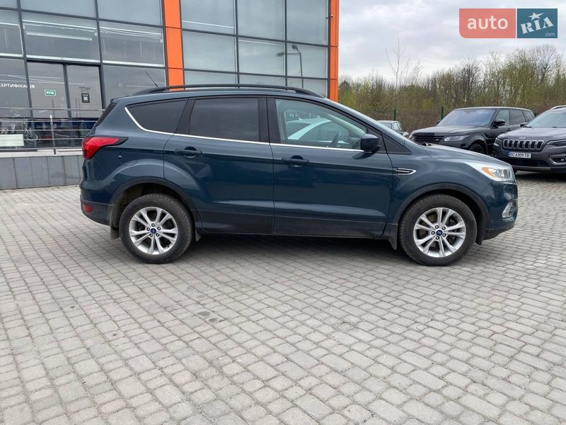 Позашляховик / Кросовер Ford Escape 2019 в Львові