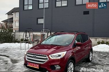 Внедорожник / Кроссовер Ford Escape 2017 в Стрые