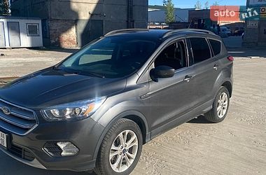 Внедорожник / Кроссовер Ford Escape 2018 в Городке