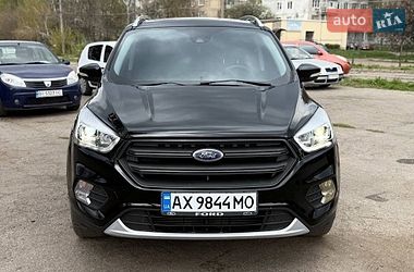 Внедорожник / Кроссовер Ford Escape 2016 в Полтаве
