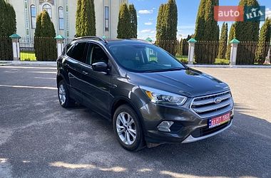 Позашляховик / Кросовер Ford Escape 2017 в Дубні