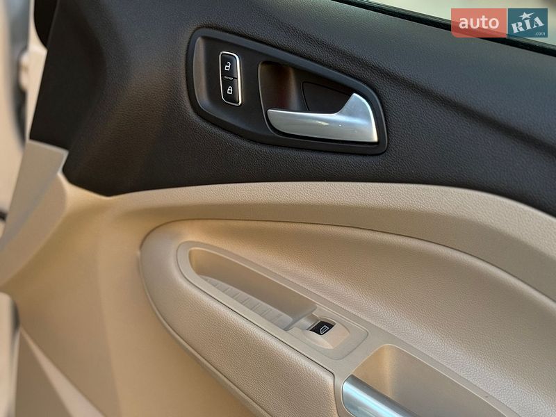 Позашляховик / Кросовер Ford Escape 2015 в Івано-Франківську