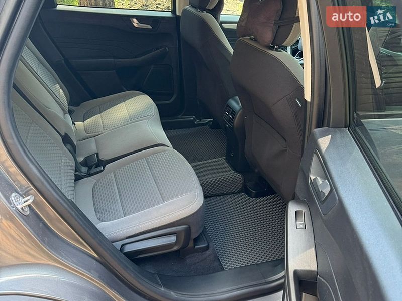 Внедорожник / Кроссовер Ford Escape 2021 в Киеве