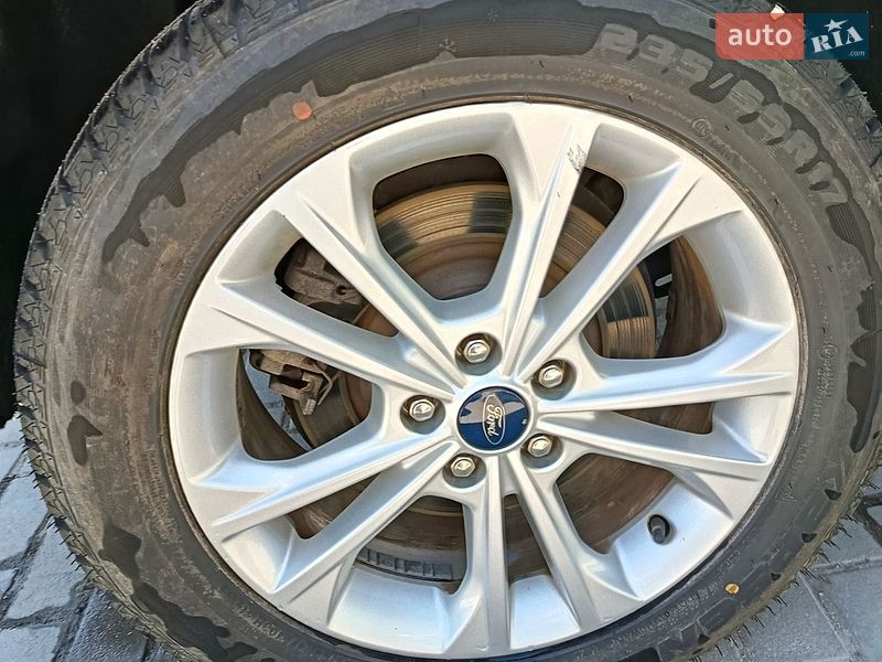 Позашляховик / Кросовер Ford Escape 2019 в Городенці