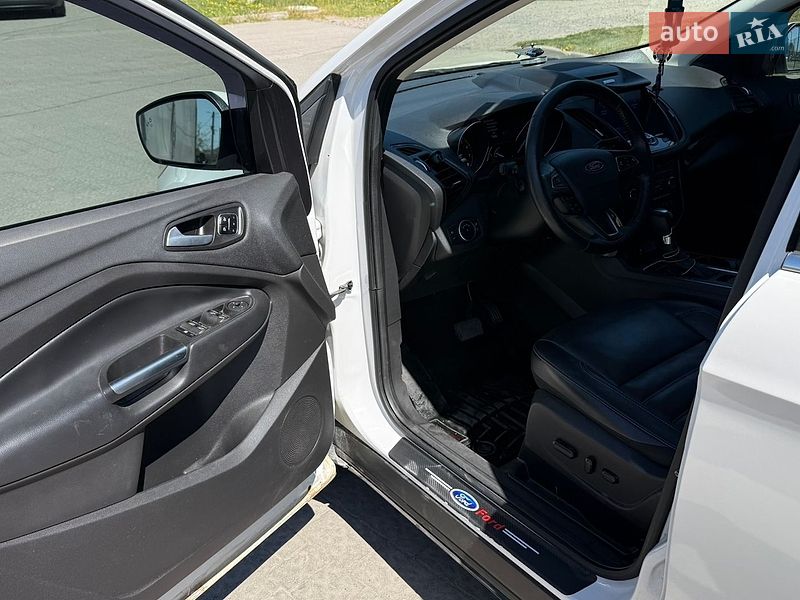 Внедорожник / Кроссовер Ford Escape 2016 в Львове