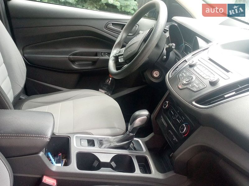 Внедорожник / Кроссовер Ford Escape 2017 в Львове