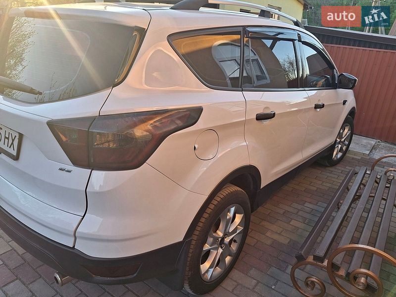 Внедорожник / Кроссовер Ford Escape 2019 в Изяславе