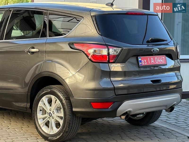 Внедорожник / Кроссовер Ford Escape 2017 в Дрогобыче