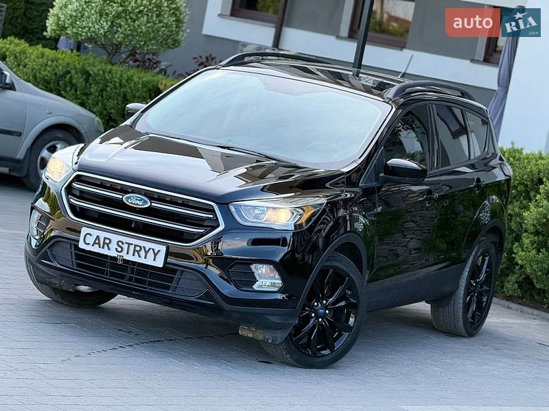 Внедорожник / Кроссовер Ford Escape 2018 в Стрые