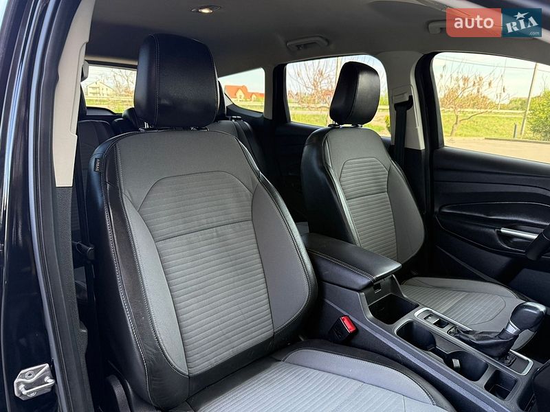 Внедорожник / Кроссовер Ford Escape 2018 в Стрые