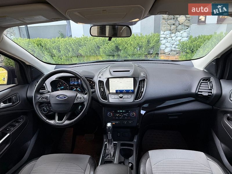 Внедорожник / Кроссовер Ford Escape 2018 в Стрые