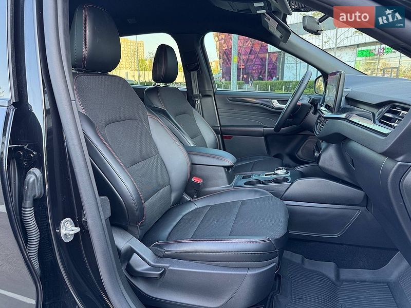 Внедорожник / Кроссовер Ford Escape 2025 в Киеве