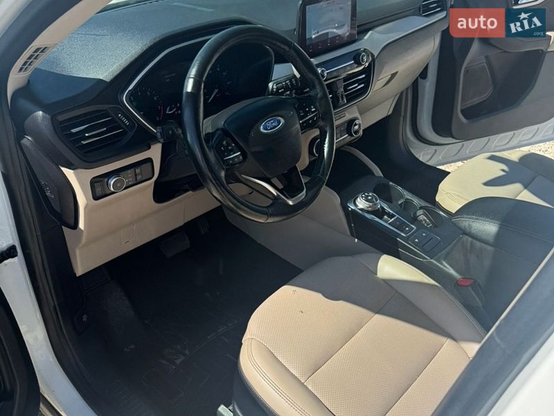 Позашляховик / Кросовер Ford Escape 2019 в Городку