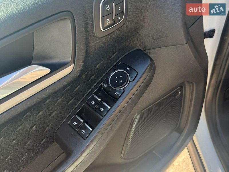 Позашляховик / Кросовер Ford Escape 2019 в Городку