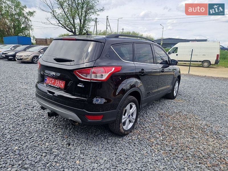 Позашляховик / Кросовер Ford Escape 2016 в Мостиській