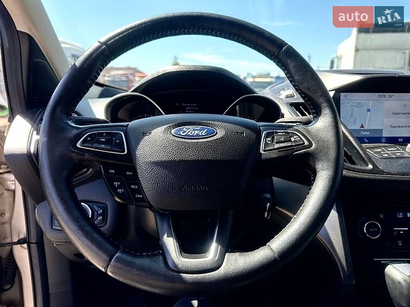 Внедорожник / Кроссовер Ford Escape 2017 в Львове