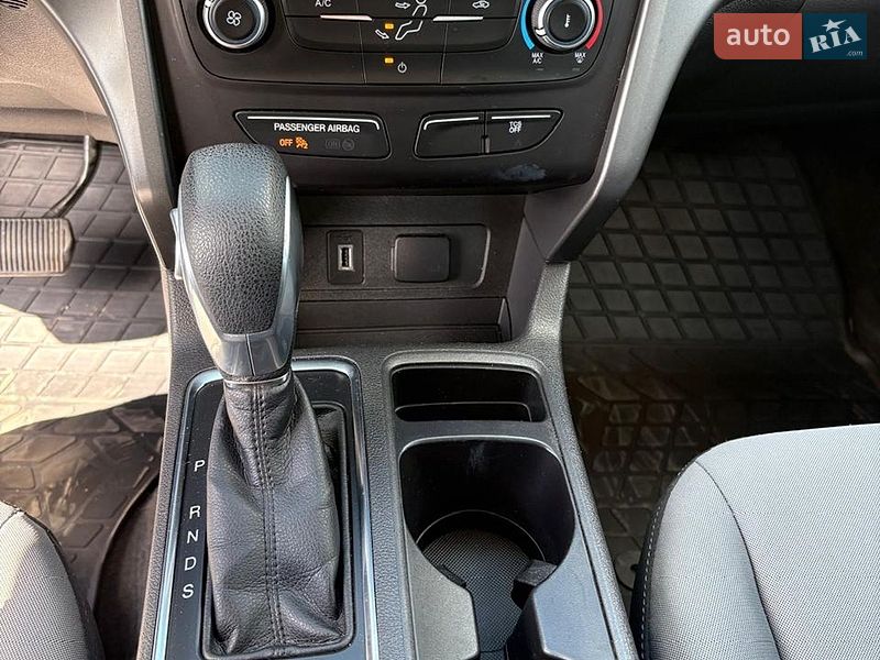 Внедорожник / Кроссовер Ford Escape 2019 в Стрые