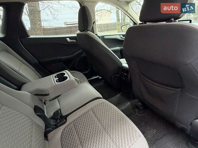 Внедорожник / Кроссовер Ford Escape 2019 в Чернигове
