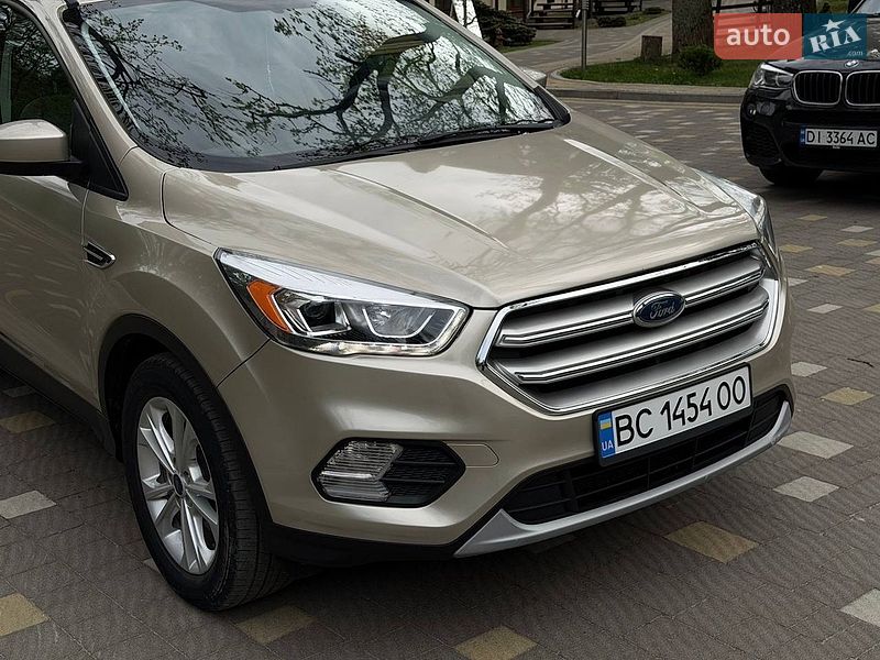 Позашляховик / Кросовер Ford Escape 2016 в Трускавці