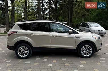 Позашляховик / Кросовер Ford Escape 2016 в Трускавці