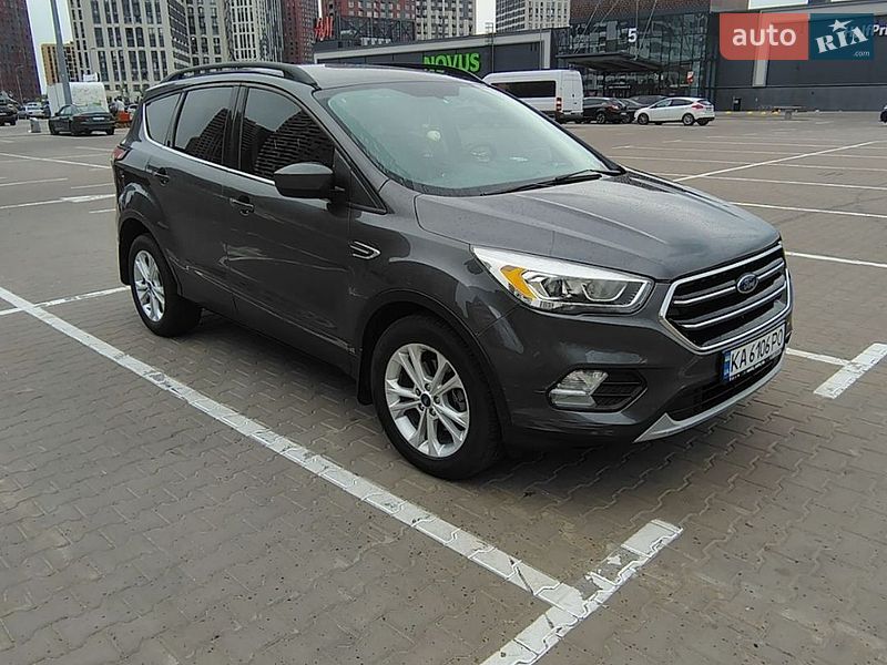 Внедорожник / Кроссовер Ford Escape 2017 в Киеве