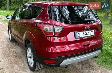 Позашляховик / Кросовер Ford Escape 2017 в Ярмолинцях
