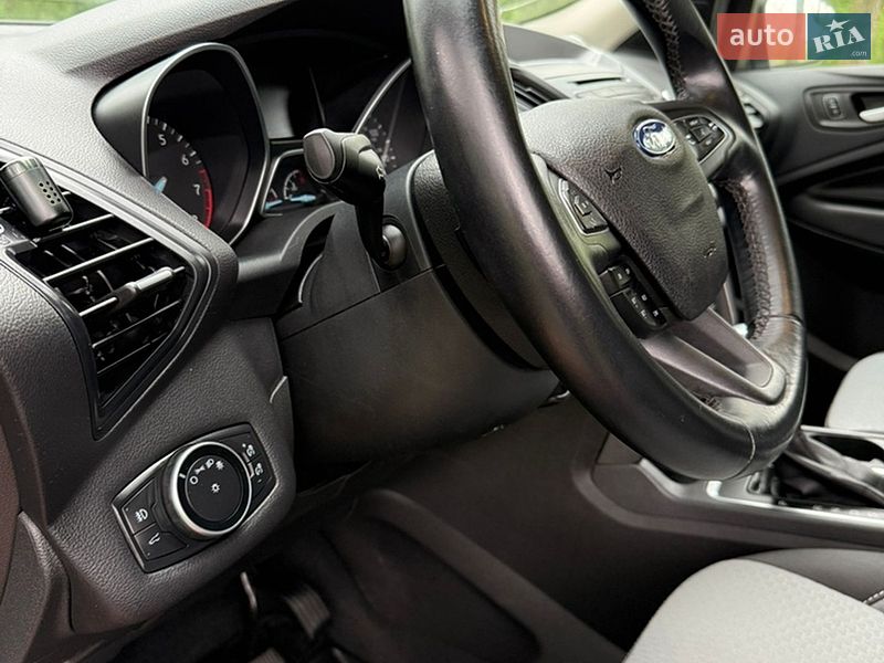 Позашляховик / Кросовер Ford Escape 2017 в Ярмолинцях
