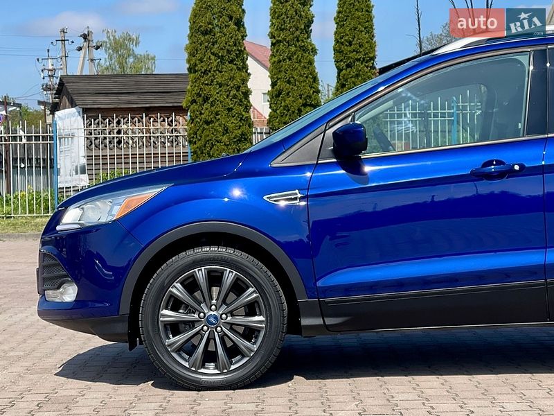 Позашляховик / Кросовер Ford Escape 2015 в Житомирі