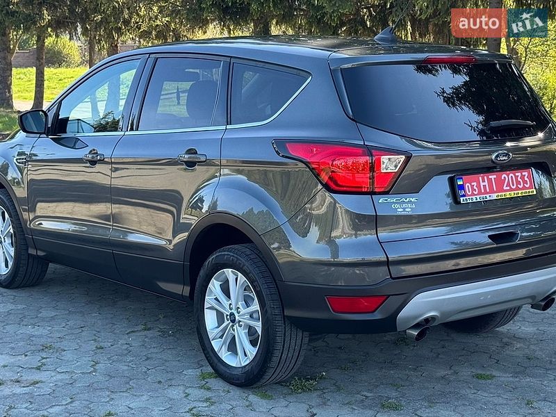 Позашляховик / Кросовер Ford Escape 2019 в Дубні