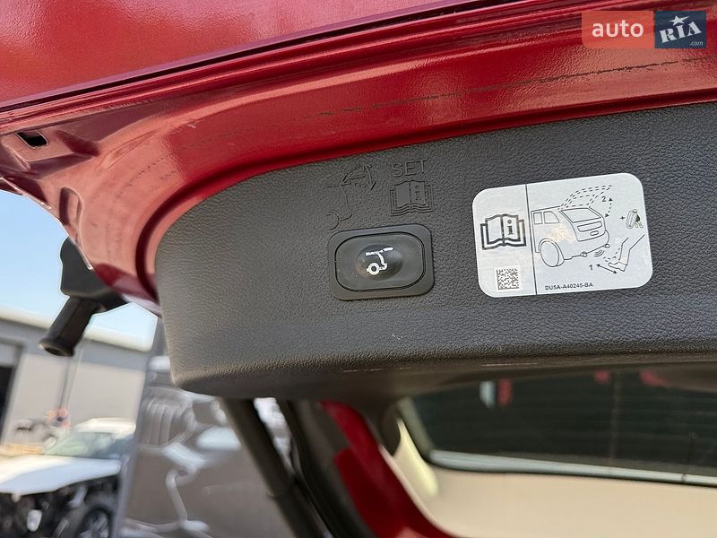 Внедорожник / Кроссовер Ford Escape 2019 в Львове