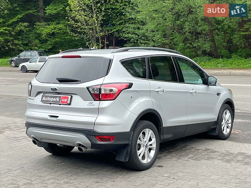 Внедорожник / Кроссовер Ford Escape 2017 в Киеве